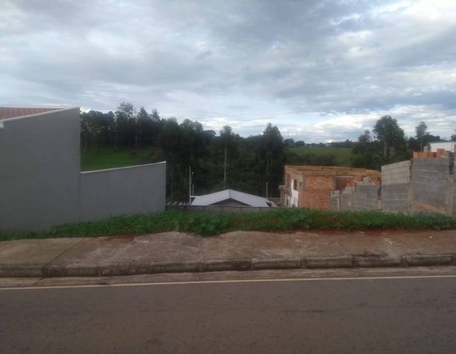 TERRENO 300m² NO VERGANI: DOCUMENTAÇÃO 100% OK, Escritura e Rede de Esgoto Regularizadas! 2