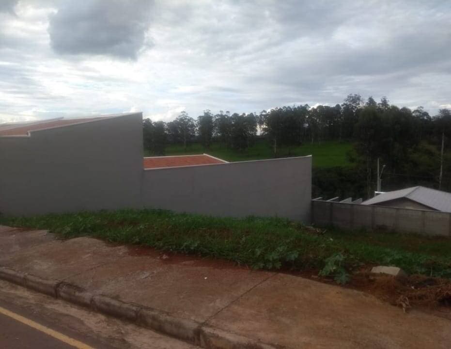 TERRENO 300m² NO VERGANI: DOCUMENTAÇÃO 100% OK, Escritura e Rede de Esgoto Regularizadas!