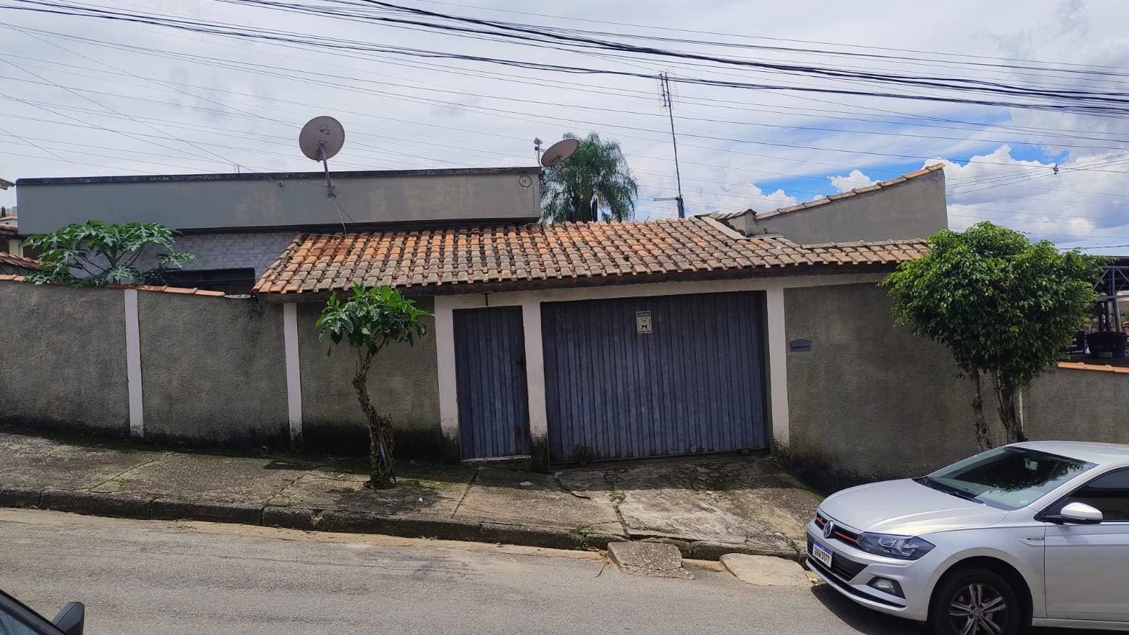 CASA FAMILIAR GRANDE C/ PONTO COMERCIAL NO FAISQUEIRA: 5 Quartos, Lote 250m² e Renda Extra! 2