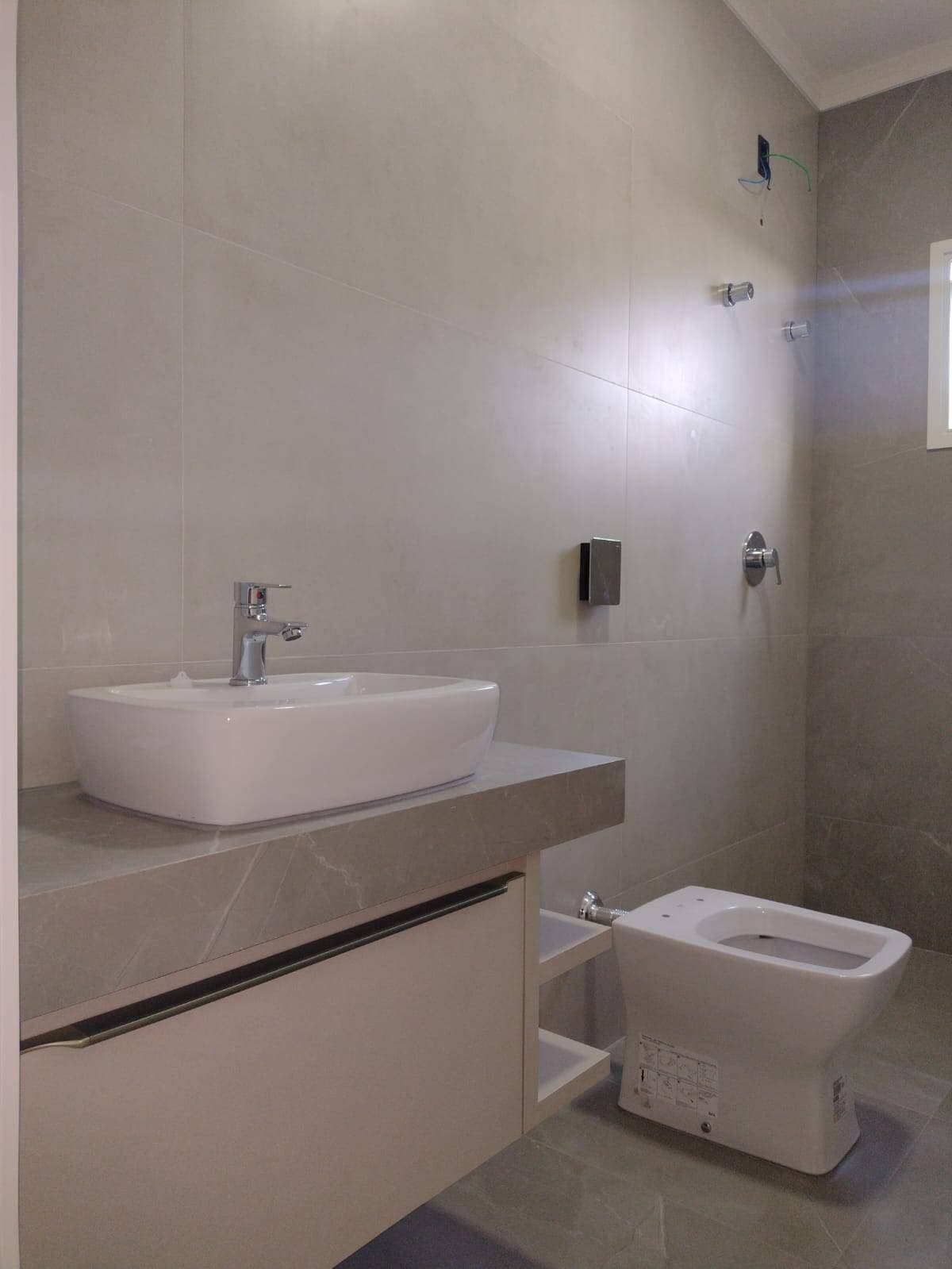 CASA FAMILIAR C/ ESPAÇO GOURMET NO RESIDENCIAL SERRA MORENA: 3 Quartos, Suíte e 4 Vagas 9