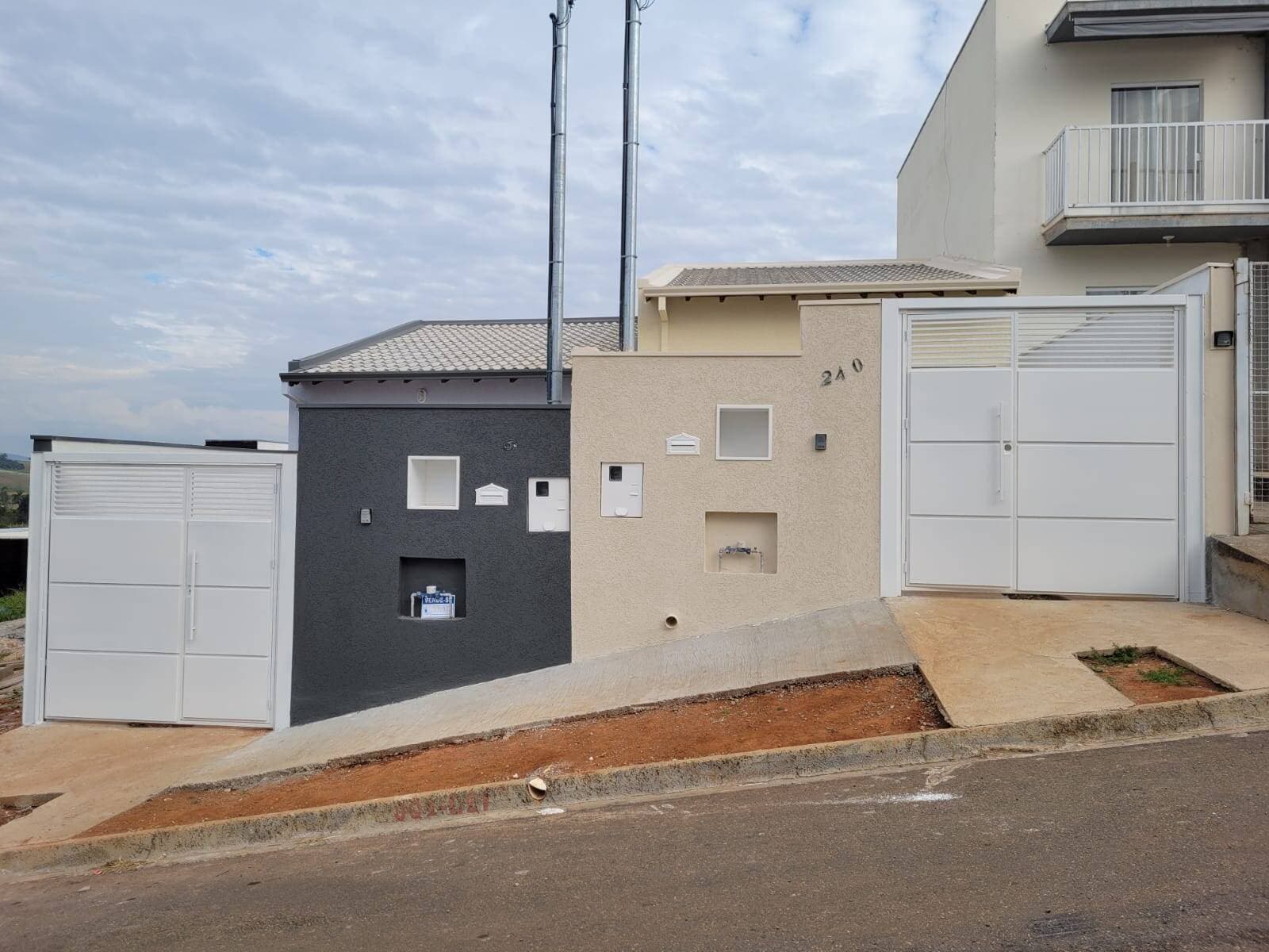 Casa térrea à venda no Bairro Parque Real